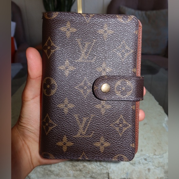 Louis Vuitton Large Compact Wallet Monogram SP0045 (shared) - Picture 1 of 15